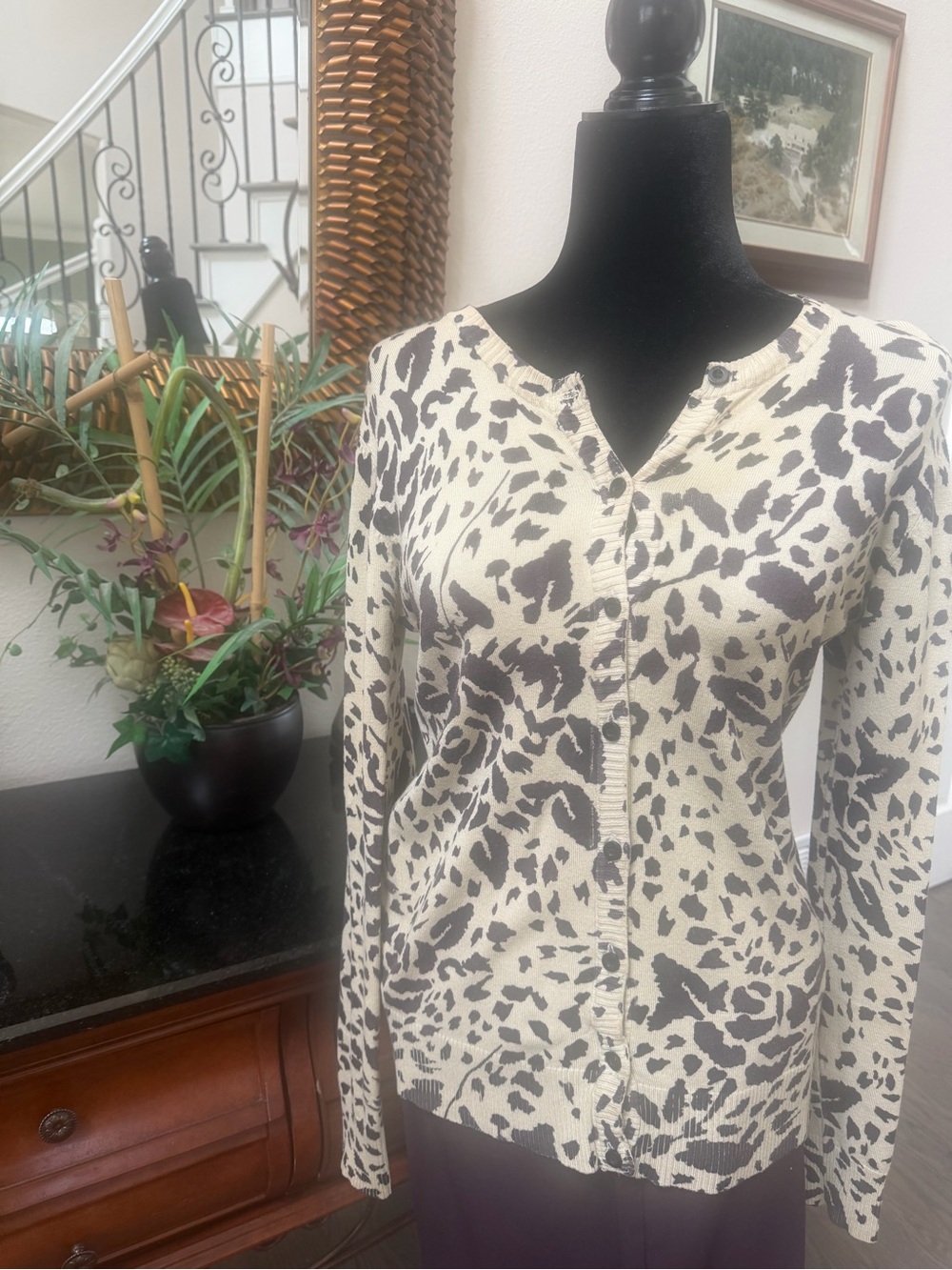 Animal Print Button Cardigan and Pants Set (Plum) - Picture 3 of 4